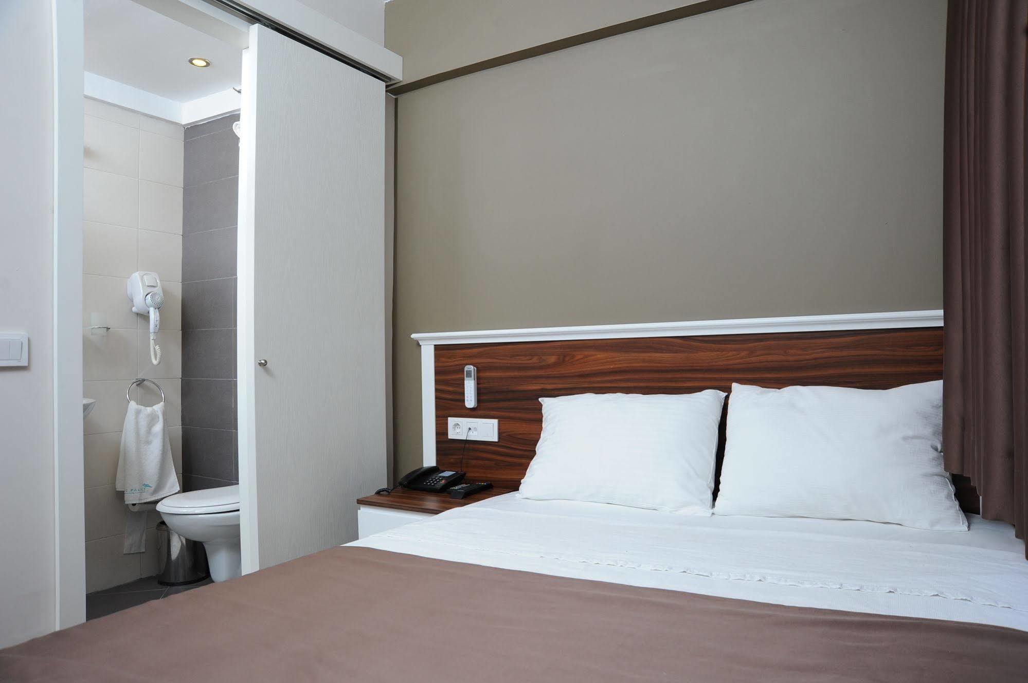 Deniz Palace Hotel Istanbul Exterior photo